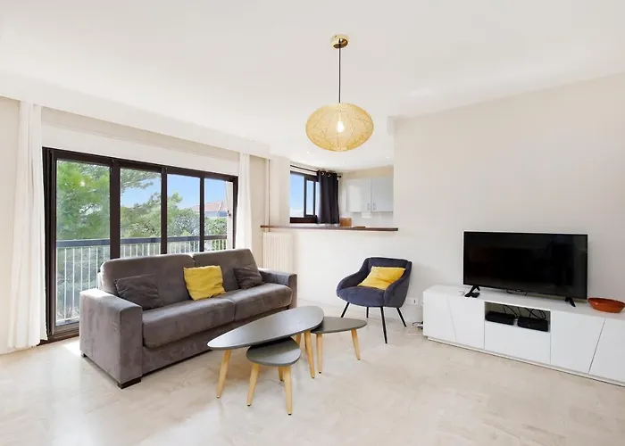 3p 71 M2 Avec Parking Gratuit A Apartment *